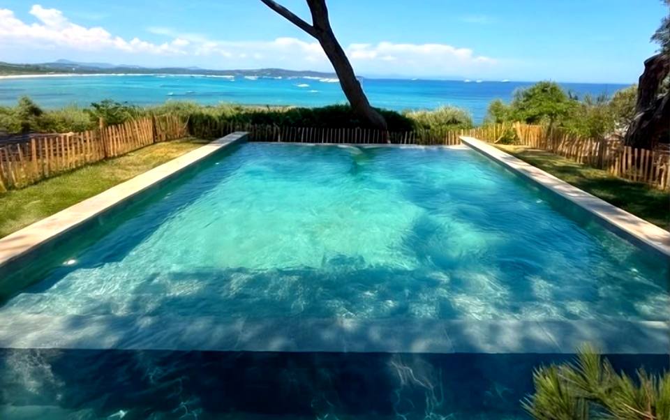 Piscine face à la mer, villa Camara à Saint-Tropez